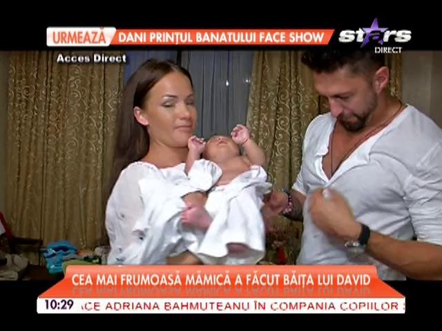 Andreea Mantea i-a făcut băiţă copilului ei cu miere şi aur! Imaginile sunt emoţionante