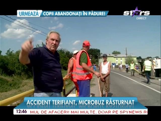 Accident terifiant! Un microbuz s-a răsturnat