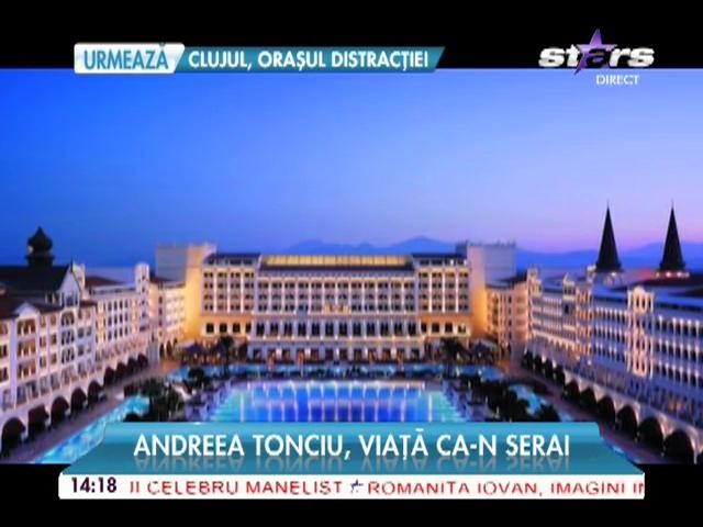 Andreea Tonciu, viaţa ca-n serai! Bruneta a făcut senzaţie pe o plajă  din Turcia