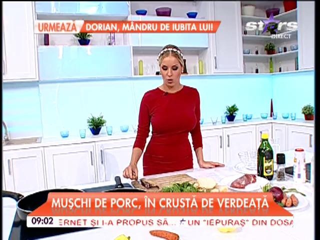 Flori cel mai delicios pr&acirc;nz: Muşchi de porc &icirc;n crustă de verdeaţă