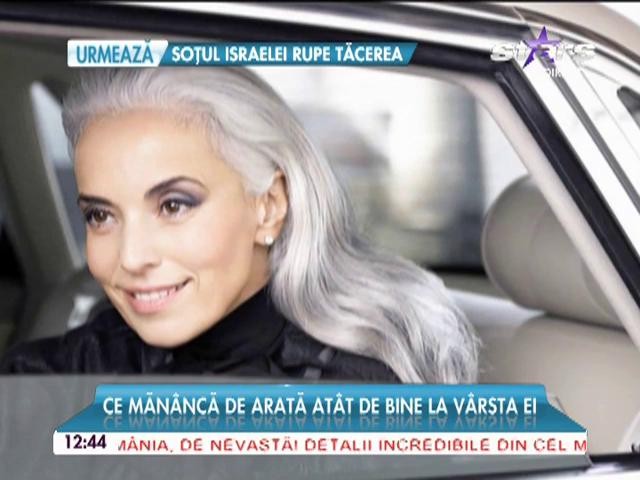 Fotomodel la 59 de ani! Ce măn&acirc;ncă de arată at&acirc;t de bine la v&acirc;rsta ei