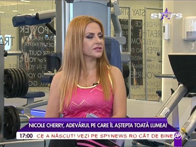 De ce e Nicole Cherry singură? "Băieţii vin, facem schimb de numere de telefon, dar..."