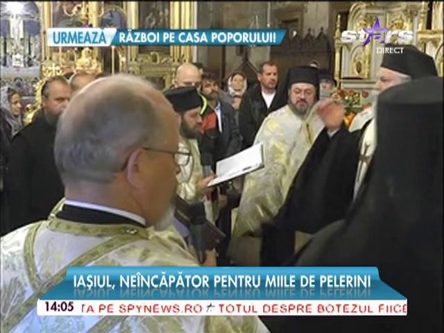 Mii de credincioşi au &icirc;nfruntat frigul pentru a ajunge la moaştele Sfintei Cuvioase Parascheva! Iaşiul, ne&icirc;ncăpător pentru miile de pelerini!