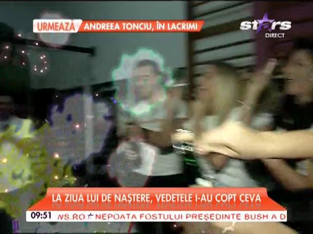 Antrenorul vedetelor şi-a serbat ziua de naştere! Invitaţii lui i-au făcut o surpriză de proporţii
