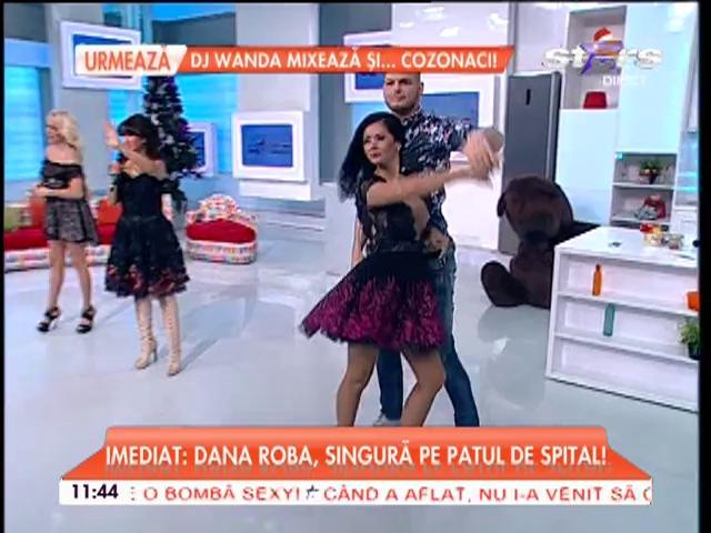 Raluca Dumitru şi-a arătat posteriorul la TV! I s-a ridicat rochia &icirc;n direct