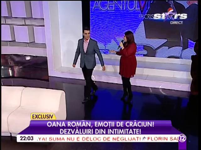 Reacţia fetiţei Oanei Roman la momentul de sub brad! Nu se aştepta la asta