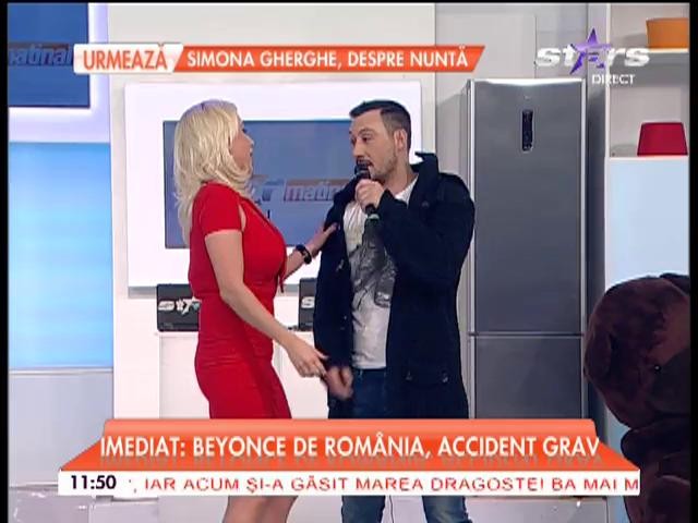 Ştefan Stan a sărutat-o pe buze pe Rocsana Marcu, &icirc;n direct! Momentul a lăsat-o pe prezentatoare fără cuvinte