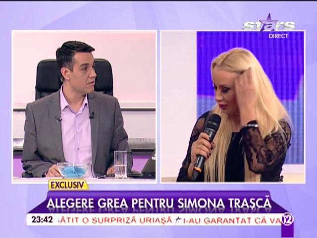 Simona Traşcă, scene fierbinţi alături de o femeie! "N-am putut să stau aşa şi am făcut-o"