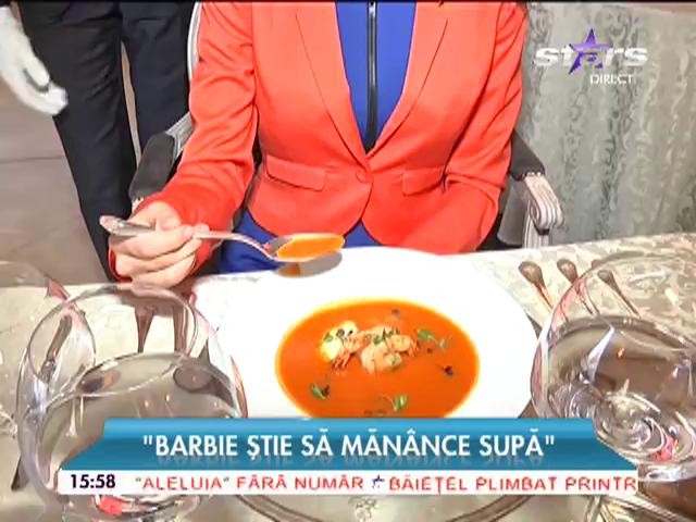 Vrea să ajungă la Hollywood, dar nu prea ştie bunele maniere! Barbie de Rom&acirc;nia, probă de foc &icirc;n direct
