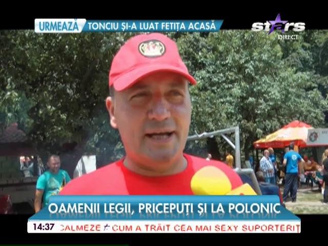 Au lăsat cătuşele şi pistoalele deoparte şi au trecut la cratiţă! Oamenii legii, pricepuţi şi la polonic