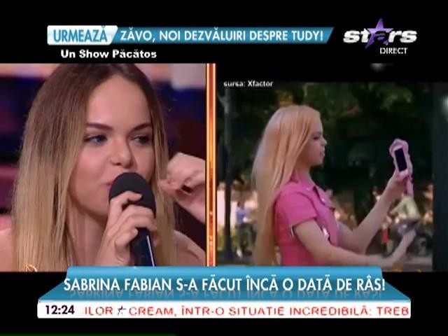 A picat Bacul cu brio, dar nu &icirc;i pasă. Barbie de Rom&acirc;nia a făcut o nouă gafă &icirc;n direct