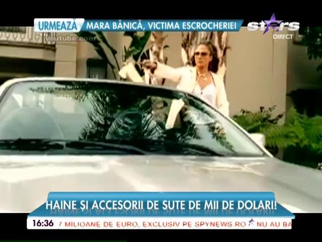 J. Lo nu se uită la buzunar! Am intrat &icirc;n dressingul c&acirc;ntăreței