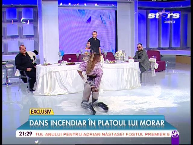 VIDEO / Extrem de HOT! Cel mai incendiar dans &icirc;n făină realizat de Elena &icirc;n DIRECT la "Răi da' Buni"