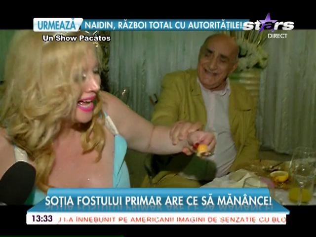 Oana Lis uimeşte din nou!  Şi-a găsit o slujbă la şaormărie!