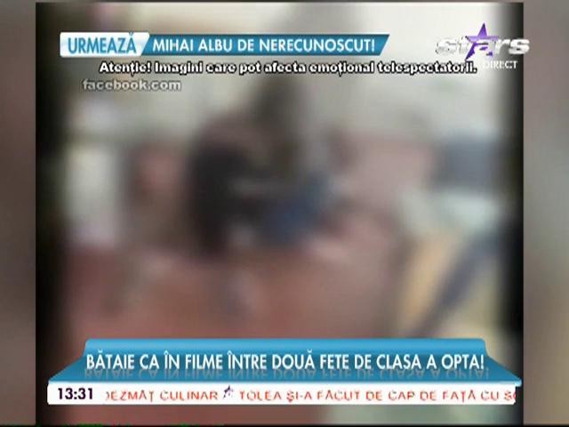 Imagini şocante &icirc;ntr-o şcoală din Baia Mare. Doua eleve de 14 ani s-au luat la bataie &icirc;n sala de clasă