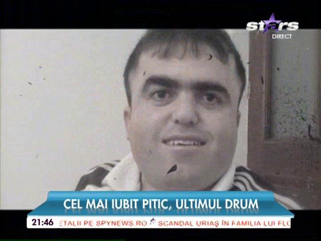 Prietenii și apropiații lui Cristi, cel mai iubit pitic din Rom&acirc;nia, a fost condus pe ultimul drum