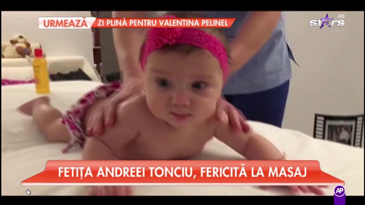 Micuţa Rebecca, o răsfăţată! Fetiţa Andreei Tonciu, fericită la masaj!