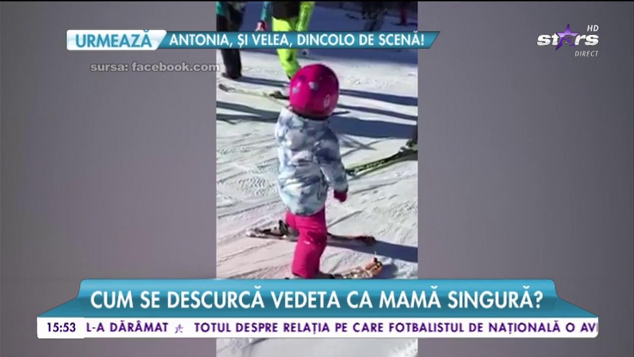 Elena Băsescu și-a scos &icirc;ngerașii la plimbare și au ajuns p&acirc;nă la munte, chiar pe p&acirc;rtia de schi