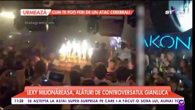 Să vezi şi să nu crezi! Celebrul Gianluca Vacchi, &icirc;n compania unei blonde sexy de la noi