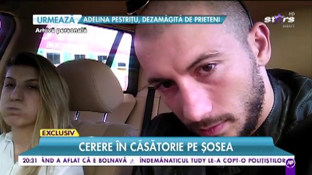Cerere &icirc;n căsătorie pe șosea! Metodă care te scoate din anonimat