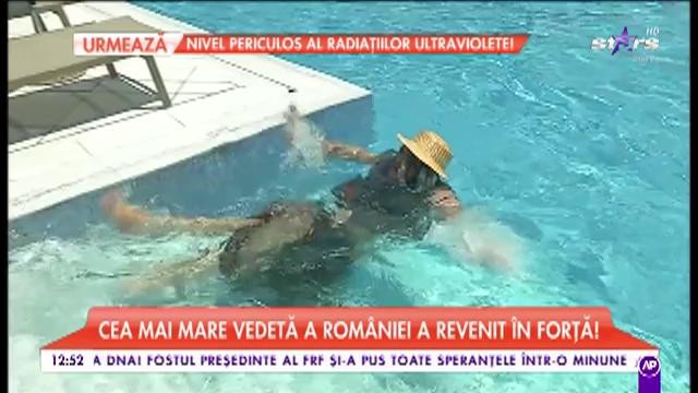 Madame Sclerohouse e pregătită să treacă proba costumului de baie!