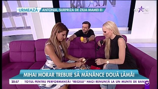 STARoganță la &rdquo;Răi da buni&rdquo;. Elena, asistenta lui Mihai Morar, măn&acirc;ncă ceapă!