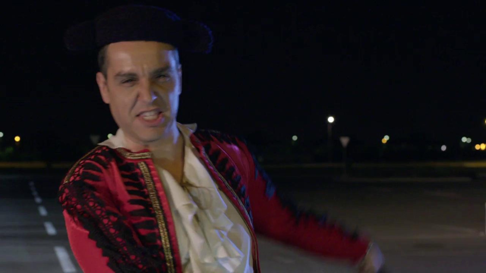 STARoganță &icirc;n familie: Oana Turcu &icirc;l amenință pe Cristi Brancu de la bordul unui bolid de curse