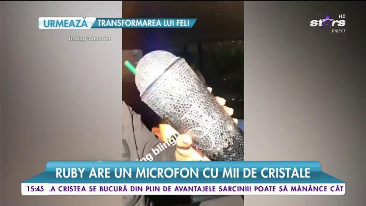 Sclipiciul ia ochii vedetelor! Ruby are un microfon cu mii de cristale