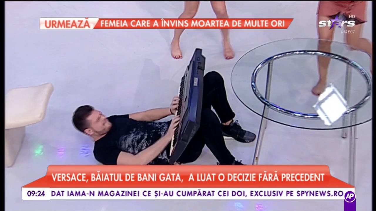 Show &icirc;n platoul matinalilor. Bote c&acirc;ntă la pian, iar Naty și Ralu dansează ca două balerine