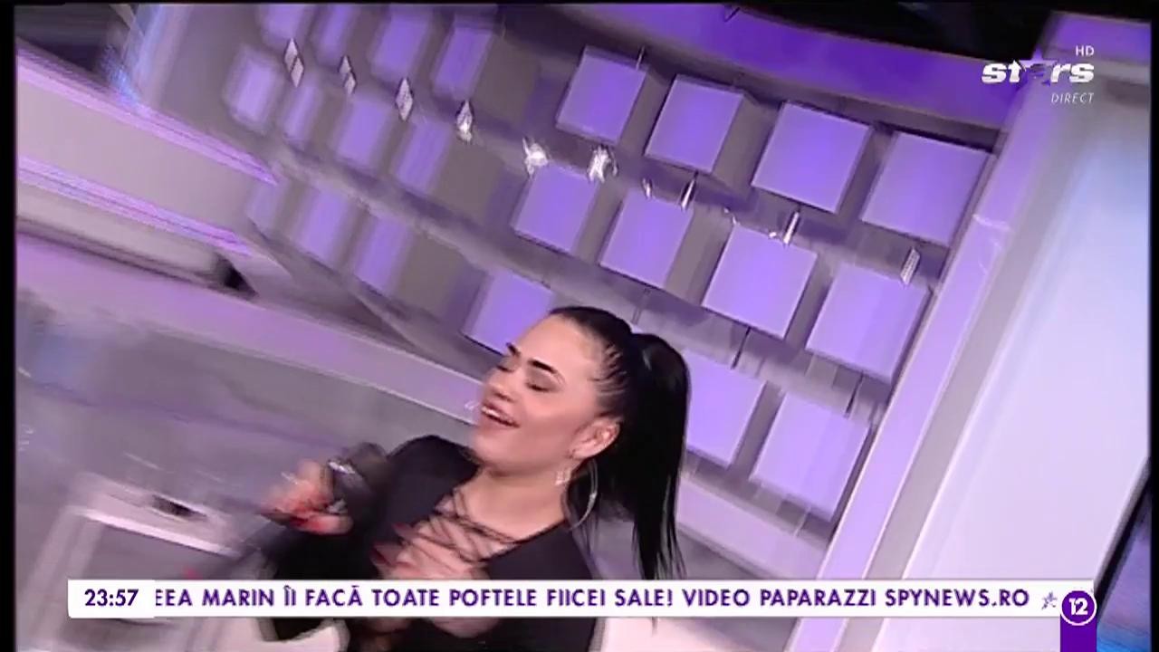 Deea, ispita de la &rdquo;Insula iubirii&rdquo; c&acirc;ntă &icirc;n platoul Agenția VIP piesa &rdquo;Vrei să mă&rdquo;