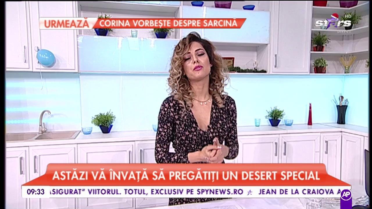 Chef Roxi ne pregătește &bdquo;Prăjitură din pișcoturi cu crema de iaurt și fructe&rdquo;