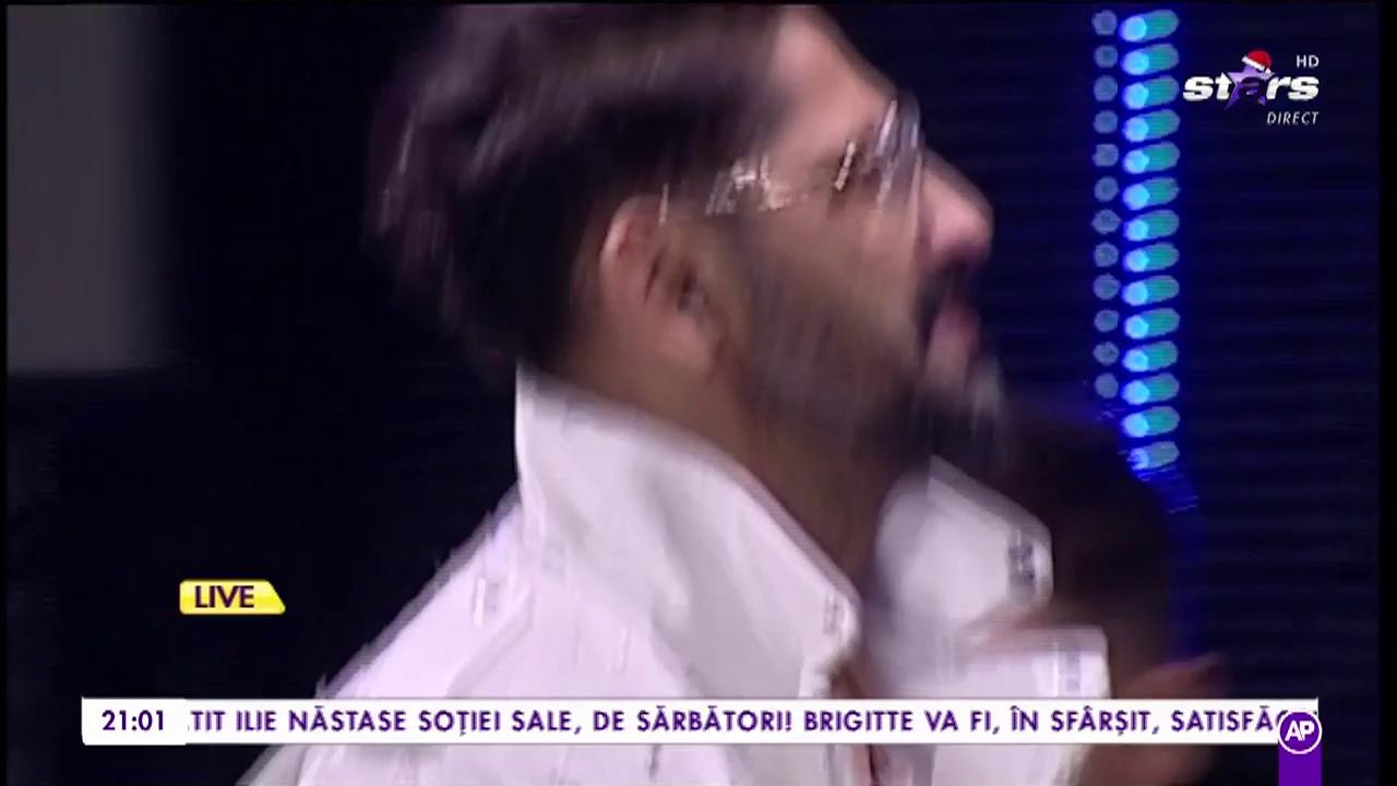 Connect-R interpretează piesa &rdquo;Semne&rdquo;