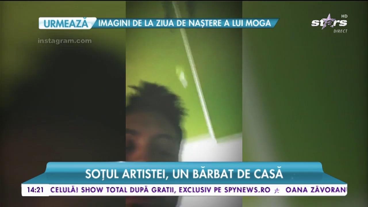 C&acirc;nd Anda Adam c&acirc;ntă, soțul ei gătește. Artista este o femeie norocoasă