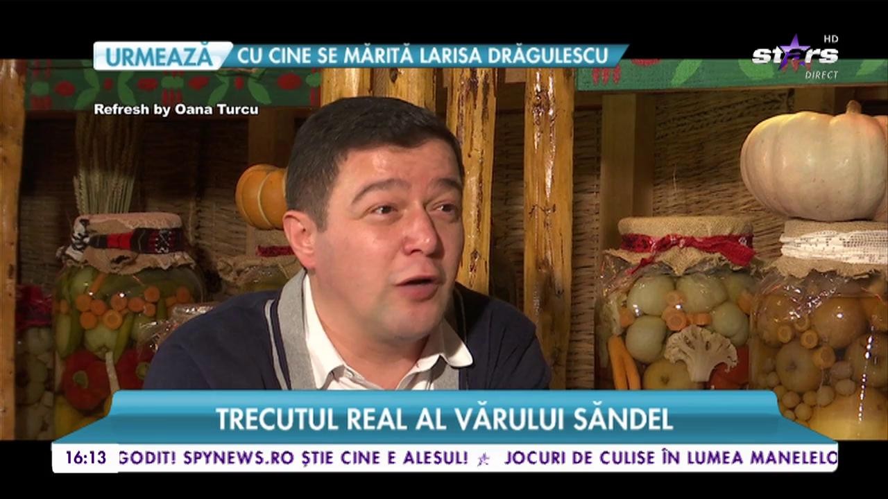 Era un săr&acirc;ntoc orfan, dar soția i-a salvat viața. Trecutul real al vărului Săndel