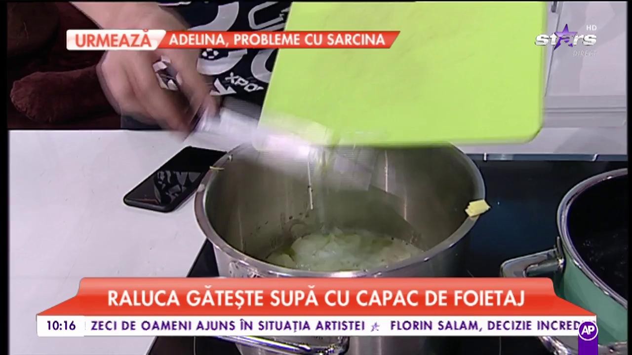 Raluca gătește supă cu capac de foietaj