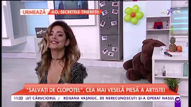 Bibi a c&acirc;ntat melodia &bdquo;Salvați de clopoțel&rdquo;