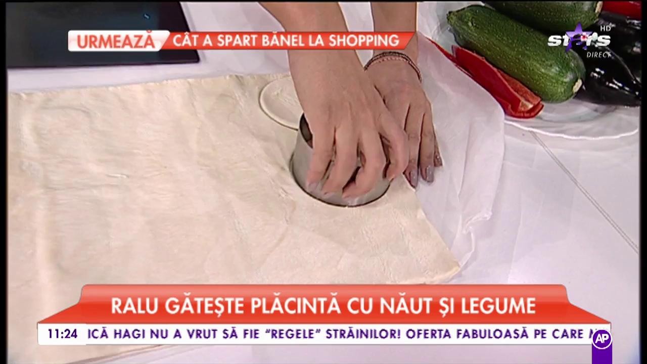 Ralu gătește plăcintă cu năut și legume