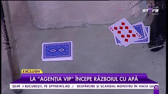 La "Agenţia VIP" a &icirc;nceput războiul cu apă! Cristi Brancu şi Jean de la Craiova s-au udat din cap p&acirc;nă-n picioare!