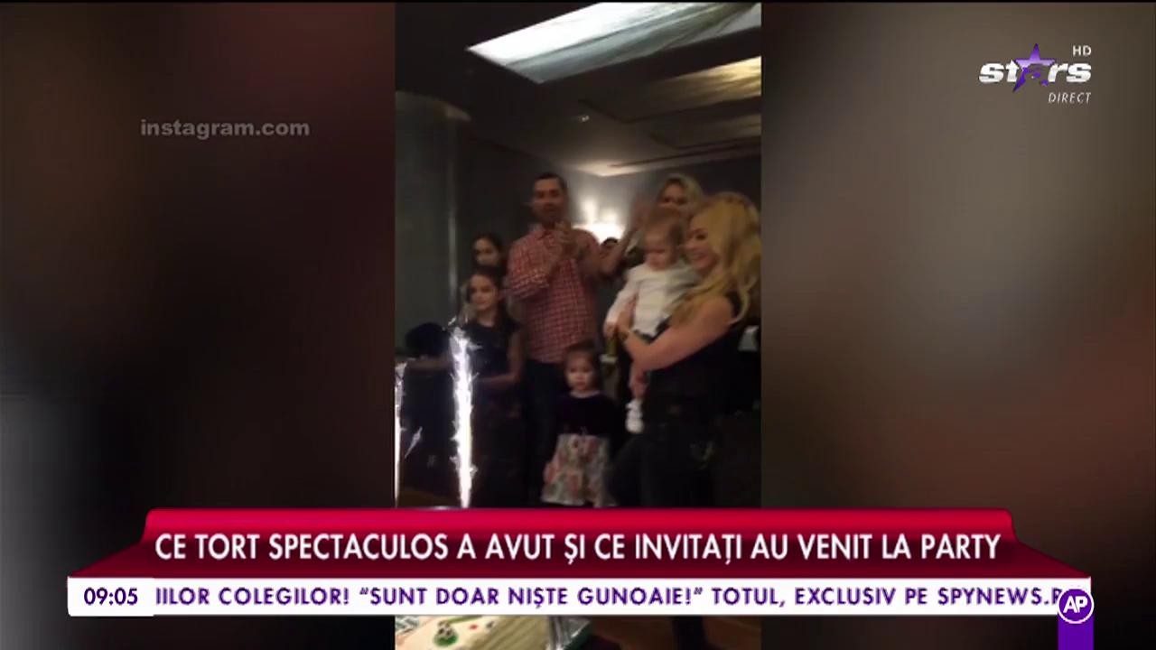 George, super party pentru micuțul David. Nașa Andreea Bănică i-a tăiat moțul finuțului