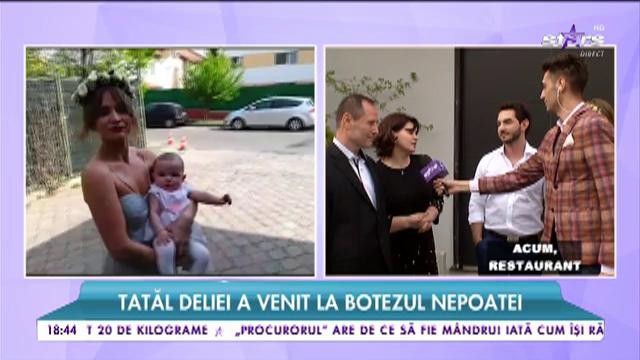 Gina Matache, alături de fiicele ei. Tatăl Deliei a venit și el la botezul nepoatei