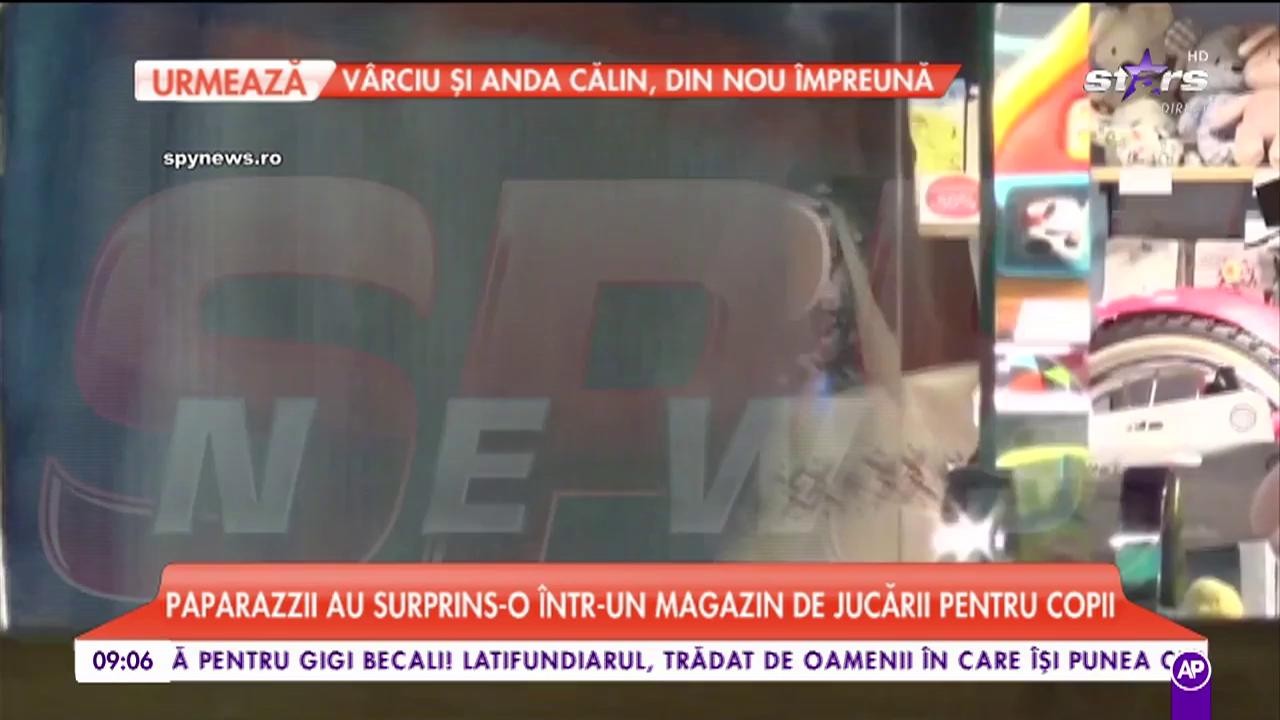 Paula Seling este &icirc;nsărcinată? Paparazzii au surprins-o &icirc;ntr-un magazin de jucării pentru copii