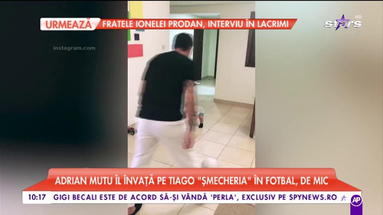 Adrian Mutu &icirc;l &icirc;nvaţă pe micuţul Tiago să dribleze