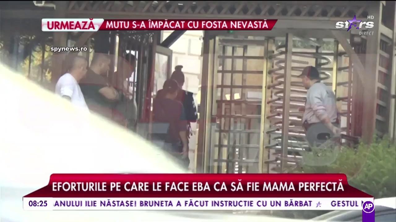 Cum se descurcă Elena Băsescu cu cei trei copilași ai ei. Vedeta face eforturi mari &icirc;n fiecare zi