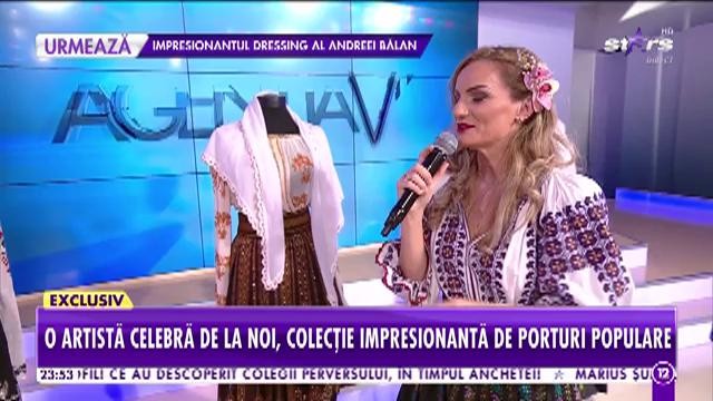Delia Barbu, o cunoscută c&acirc;ntăreaţă din Rom&acirc;nia, colecţie impresionantă de porturi populare
