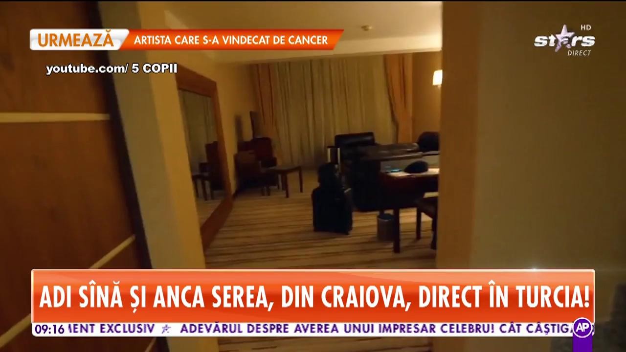 Adi S&icirc;nă a avut parte de un sf&acirc;rşit de an spectaculos. Artistul a petrecut alături de soţia sa