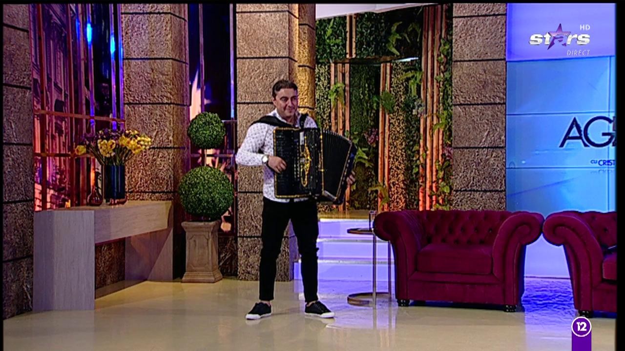 Marian Mexicanu' c&acirc;ntă la Agenția VIP