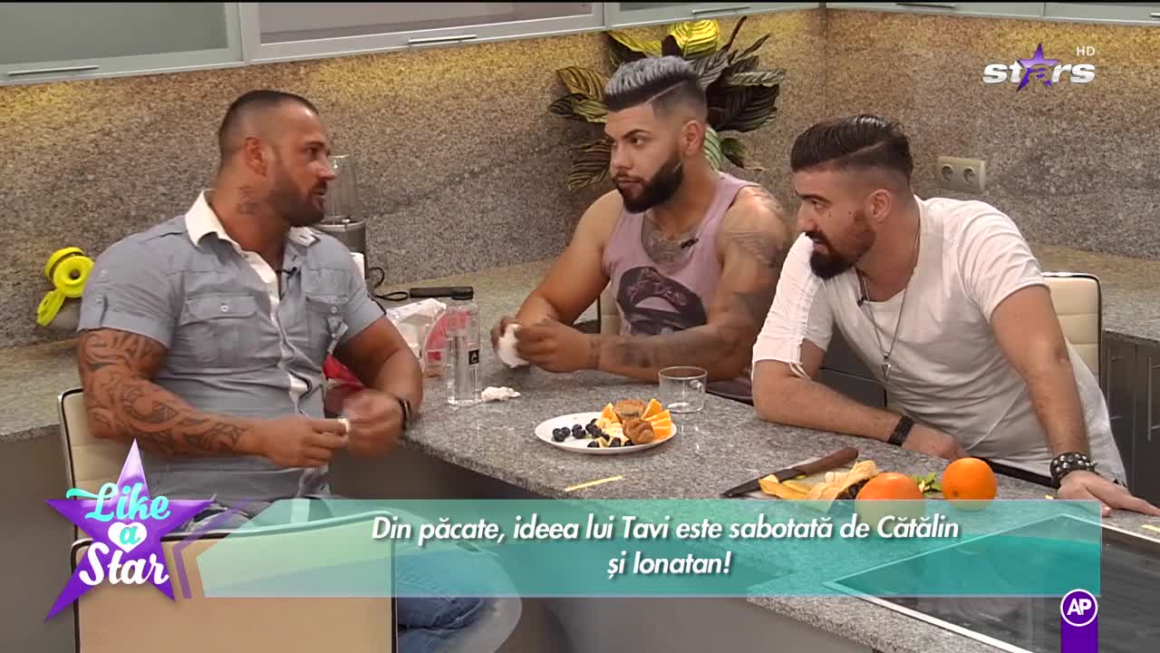 Ideea lui Tavi de a face un platou cochet pentru fete, sabotată de Cătălin și Ionatan!