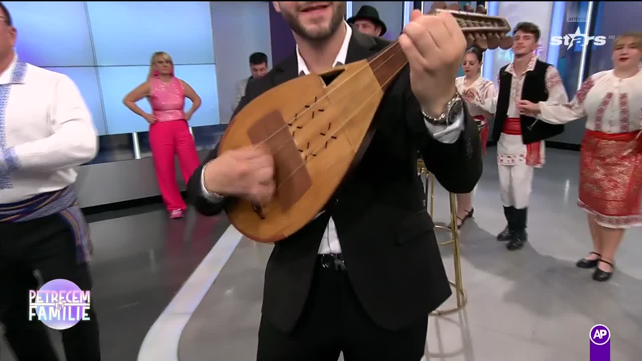 Petrecem în familie | Sezonul 4 - Episodul 13