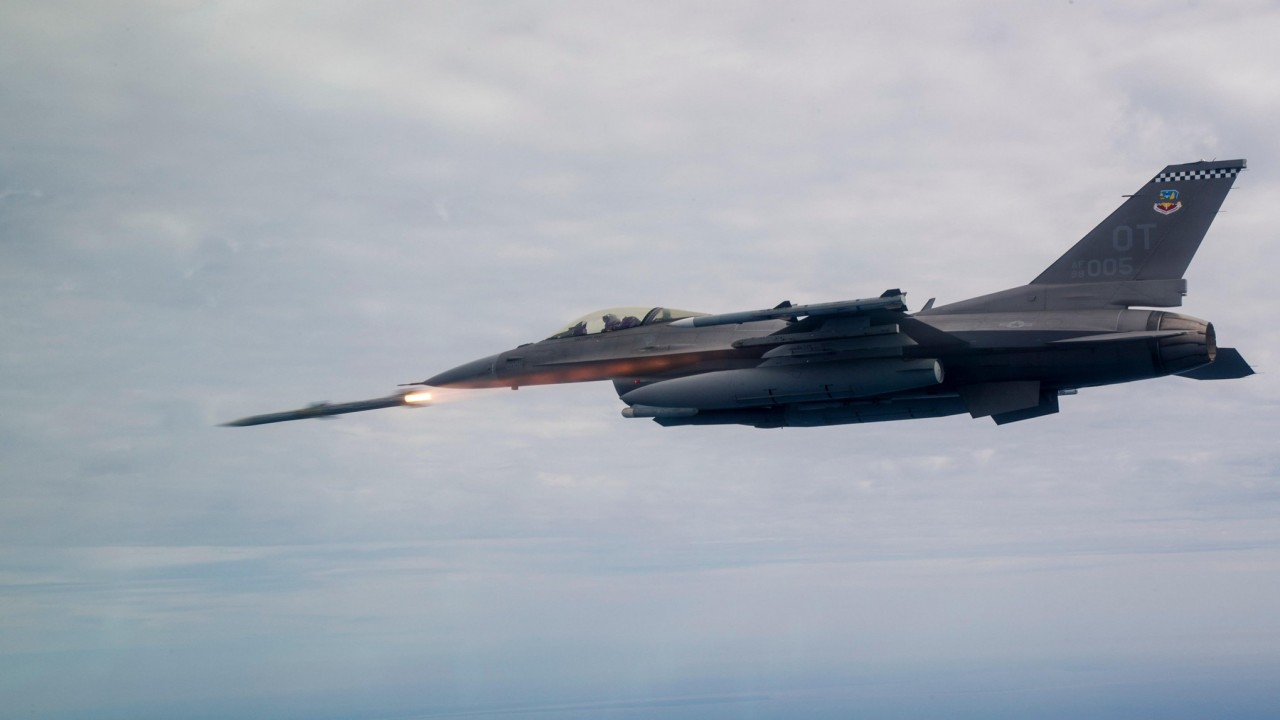 Cât de performante sunt rachetele AIM-120 AMRAAM. Vom cumpăra 100 de la americani, cu 180 de milioane de euro