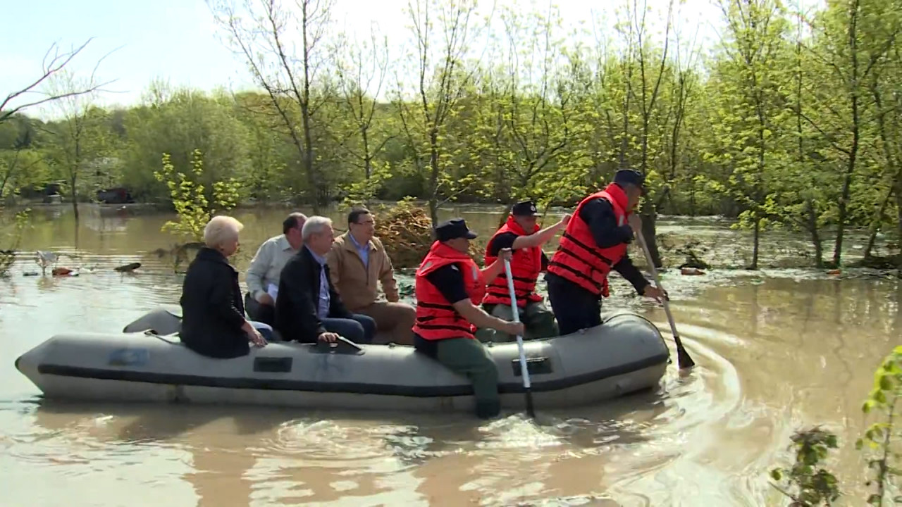 Patru persoane reținute pentru trafic de droguri în Satu Mare